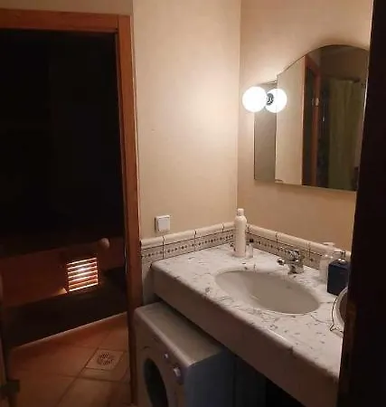 Cozy On The Town Hall Square * טאלין