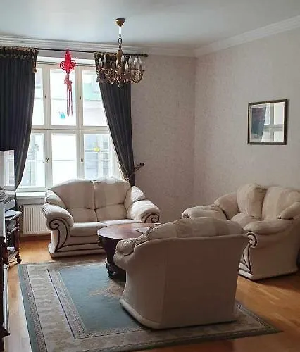 Apartamento Cozy On The Town Hall Square