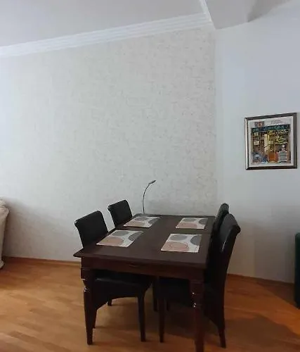 Cozy On The Town Hall Square تالين